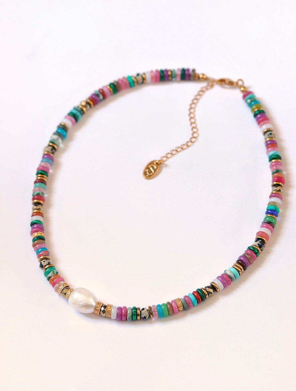 collier bohème et coloré