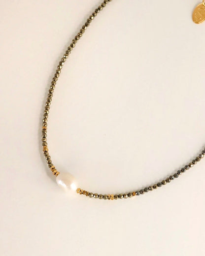 collier long gris brillant et perle d'eau douce